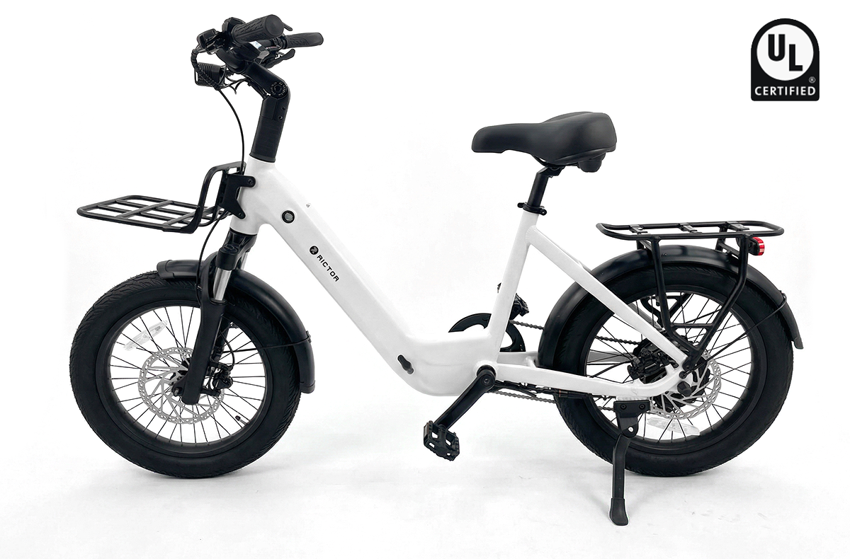 Glyde Ebike cockpit detail in white